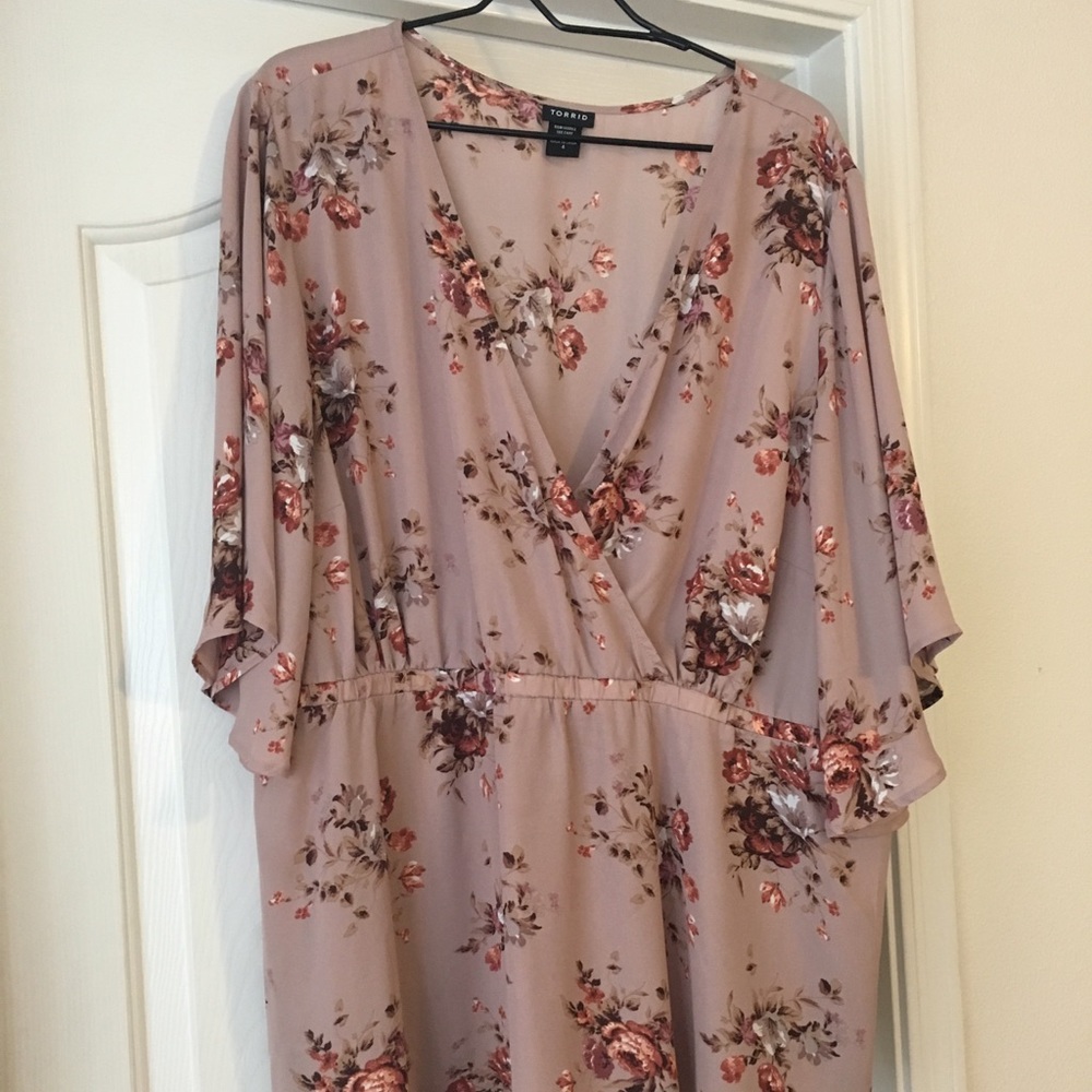 Torrid floral chiffon blouse size 4